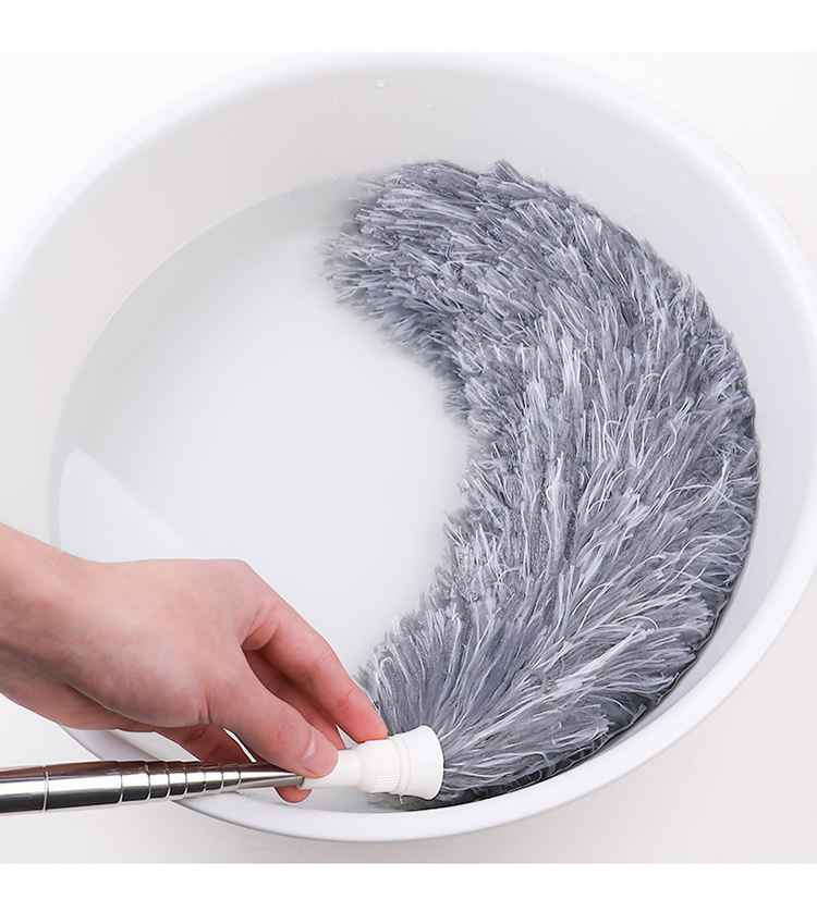 🧼 Extendable Microfiber Duster